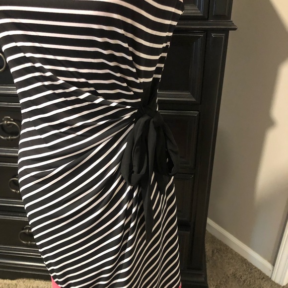 R&K Flattering Black Pink & White Dress - Picture 2 of 5